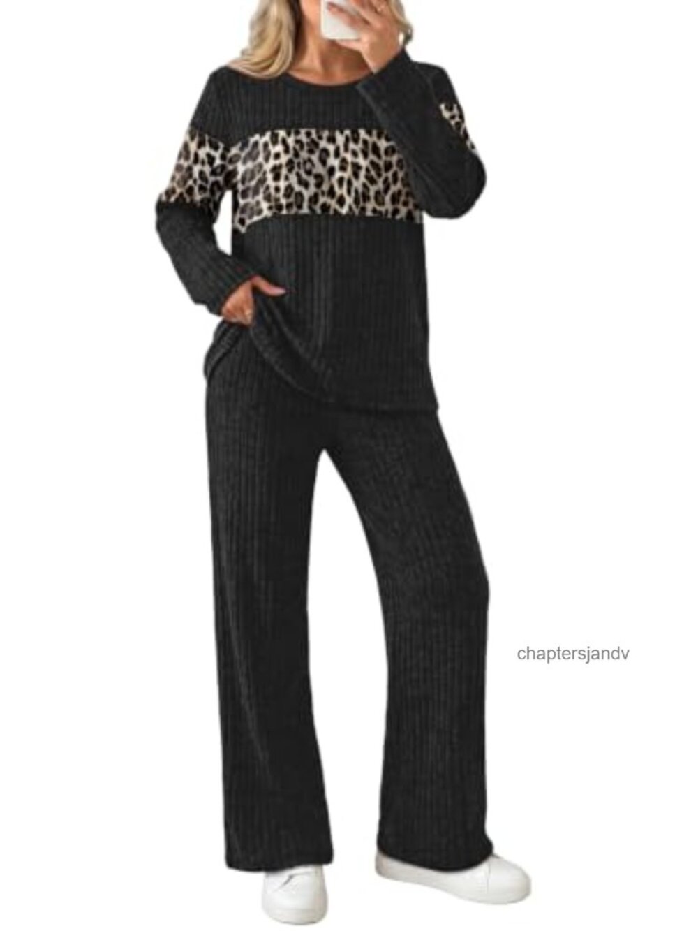 V-Neck Dropped Shoulder Two Piece Wide Leg Lounge Set Relaxed Fit Tracksuit